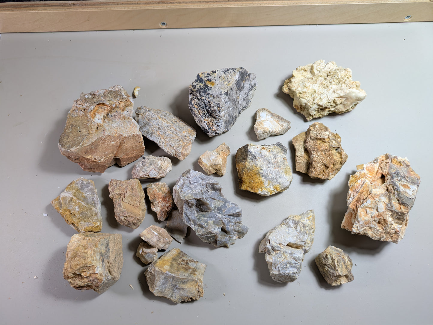 Basic chert agate mix